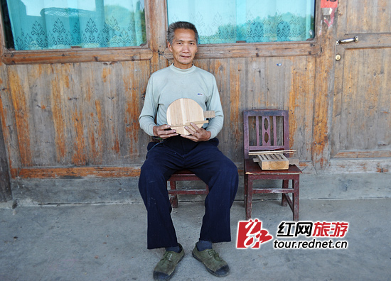 大园木锁传人杨焕忠。
