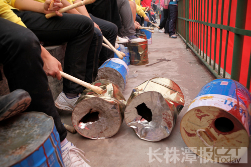 <em>湖南工业大学</em>运动会开幕 快来看帅哥<em>美女</em>[图]_