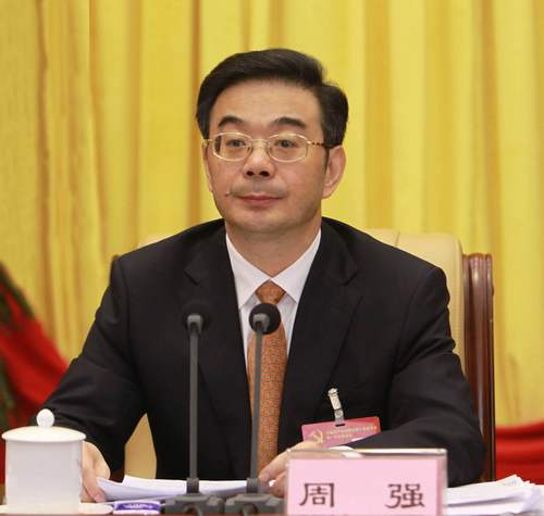 周强同志在中国共产党湖南省第十届委员会第一次全体会议上发表重要讲话。 本报记者 张目 摄