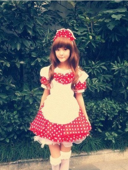 徐娇女仆装亮相动漫展 小萝莉变身懵懂女佣- M