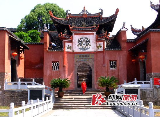 怀化龙兴讲寺。