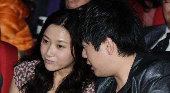 徐静蕾玩黑丝诱惑上下齐走光 与郎朗亲密热聊