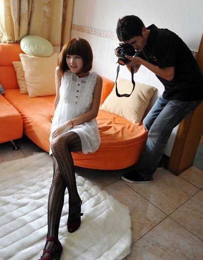 实拍:女<em>大学生</em>为了出名所付出的代价