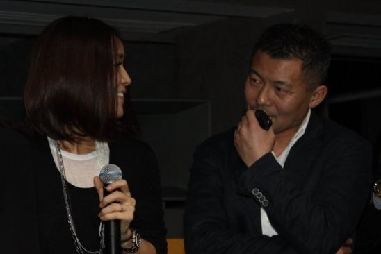 那英开新酒吧老公孟桐助威 李亚鹏前来道贺(图