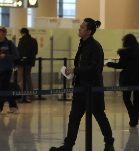 邓超<em>扎小辫</em>捞金忙赚奶粉钱 掏电话似汇报老婆