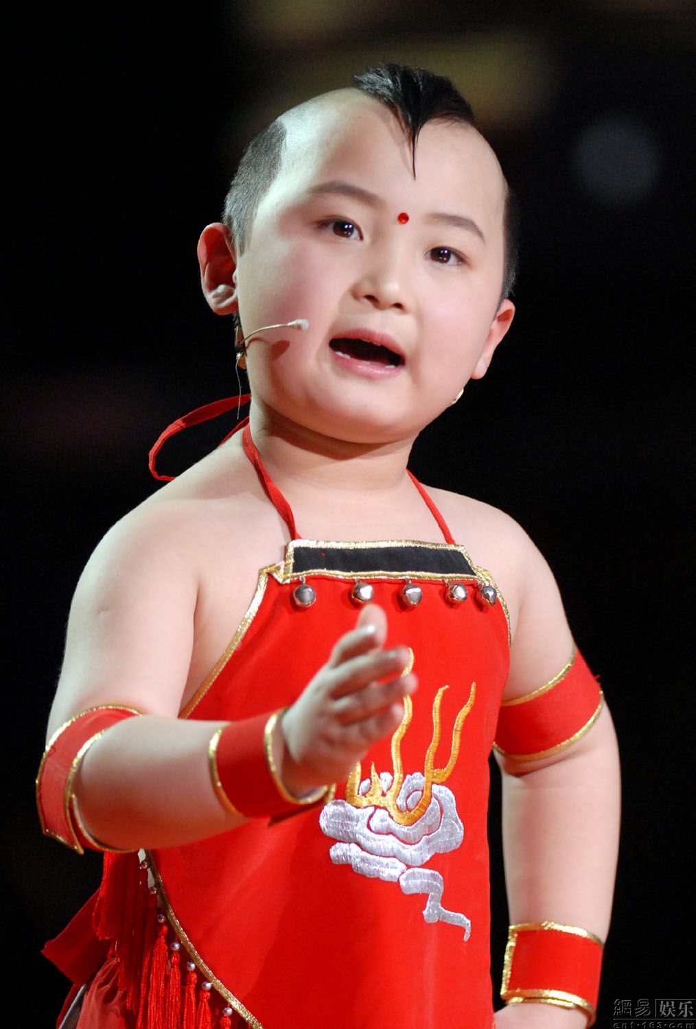 哈文坐镇《<em>我要上春晚</em>》 四组选手获春晚邀请