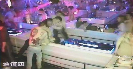 常在酒吧一条街斗殴的团伙栽了 该团伙15人被