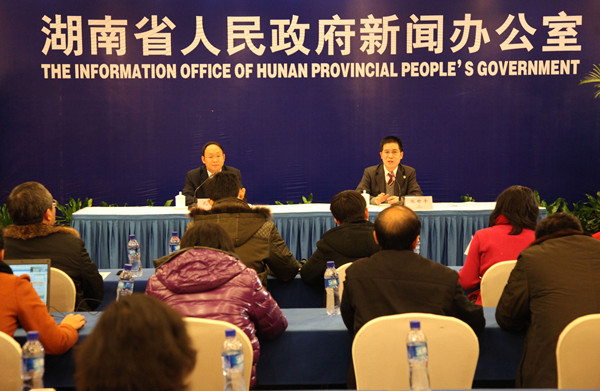 直播业gdp_美女直播