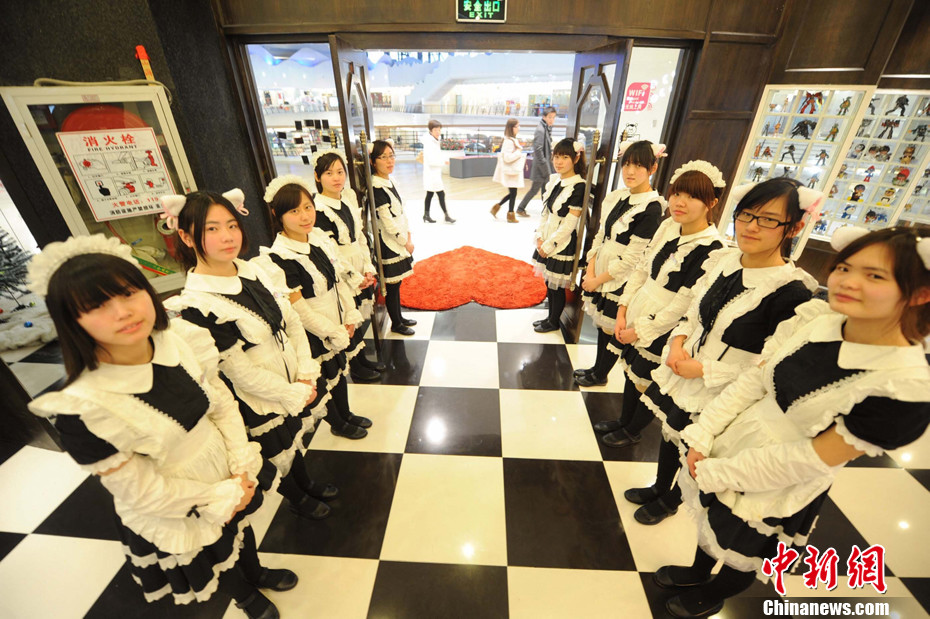 江苏扬州<em>女仆餐厅</em>服务员全部穿上<em>女仆</em>装招待顾