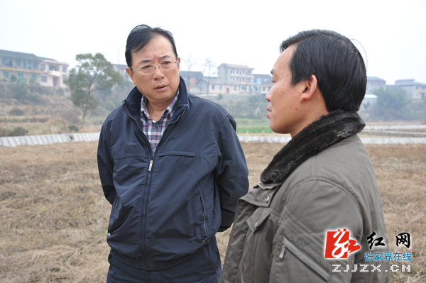张家界市长赵小明深入永定区视察冬修水利工程