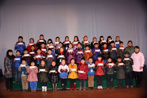 澧县九澧实验学校15万重奖优秀学生(组图)