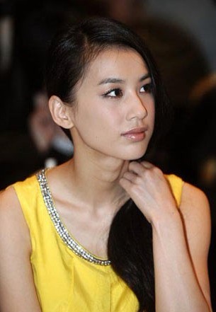 [视频]黄圣依新歌MV女女激吻男女半裸遭禁播