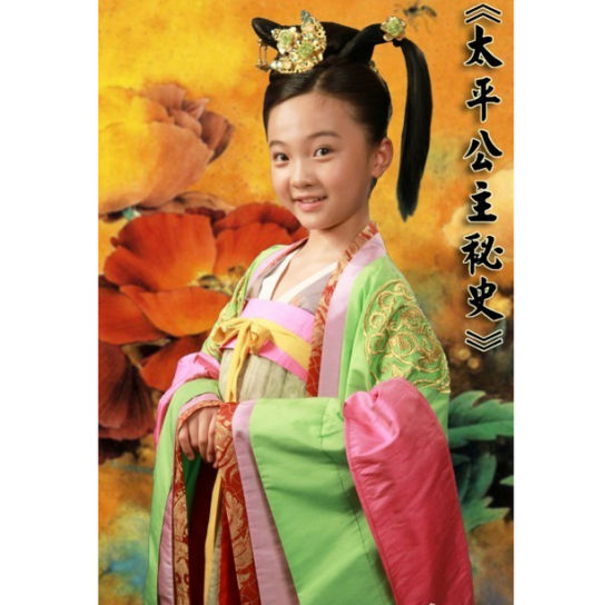《太平公主秘史》贾静雯李湘<em>母女</em>争艳家居照