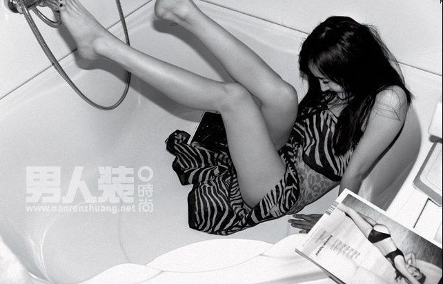 杨幂《<em>男人</em>装》完整写真 展现<em>性感</em>妩媚另一面