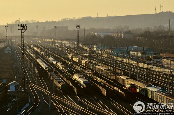 俄罗斯 火车站/火车站面积超过800平方千米；拥有164条铁轨，总长182.9千米。...