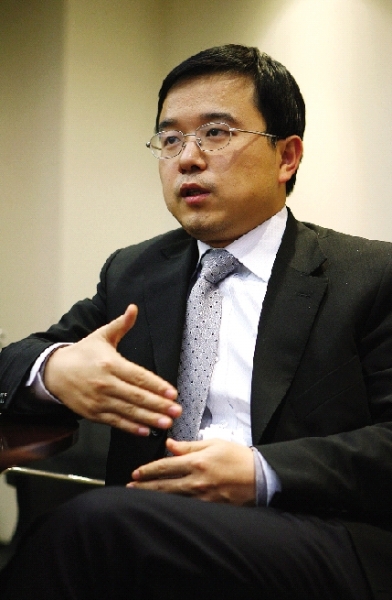 王亚伟图片