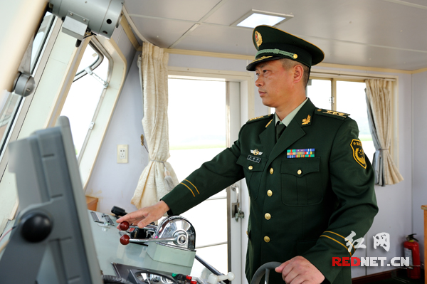 岳阳楼下练蛟龙 记武警岳阳市支队船艇大队大