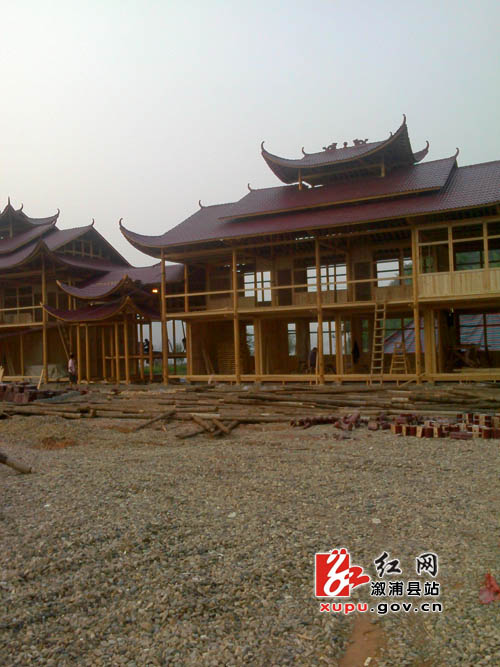 传统木工活上网淘真金 彭木匠变身新白领