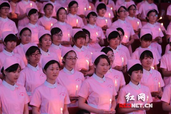 湖南中医药大学举行提灯女神之光传递活动