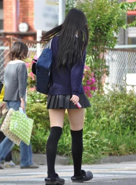 真实街拍日本<em>女子</em>高校<em>生</em> 各种<em>黑丝</em>制服诱惑(组