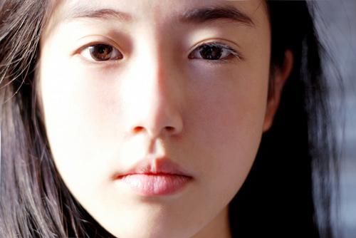 民间第一美女张辛苑走红 性感家居照曝光