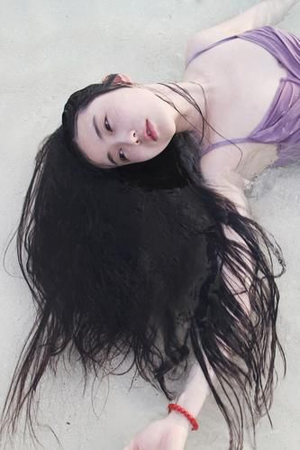 民间第一美女<em>张辛苑</em>走红 性感家居照曝光