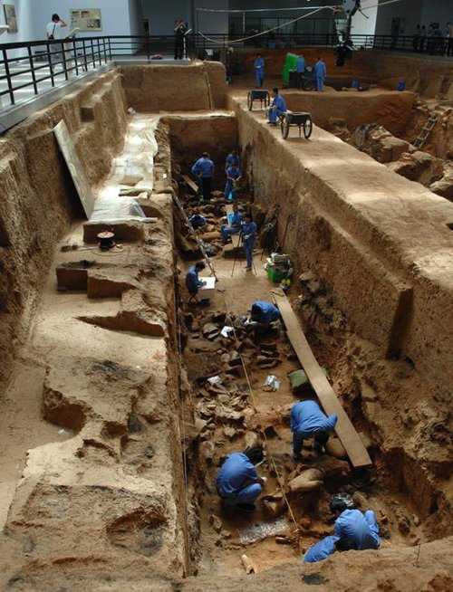 6月9日,考古人员在秦始皇兵马俑博物馆