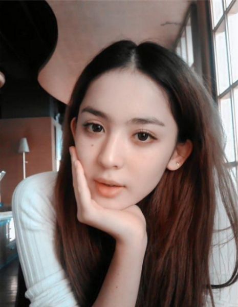 北影美女古力娜扎爆红 海量私房照曝光(图)