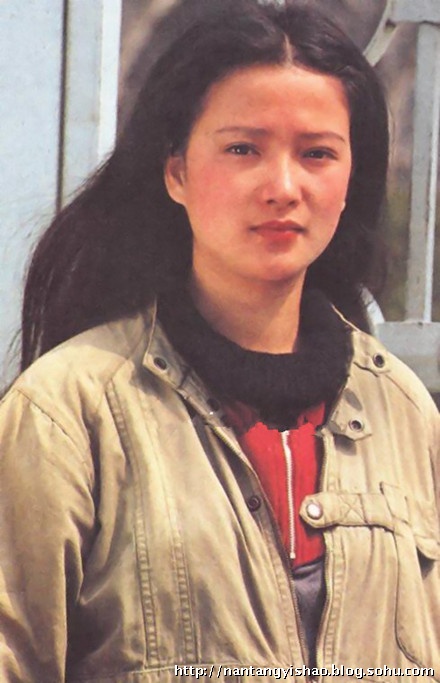 48岁"古装第一美人"何晴罕见绝美青涩旧照曝光
