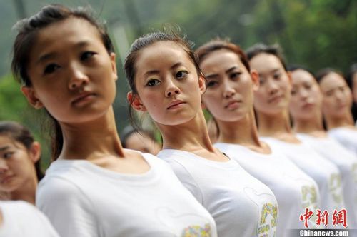 揭秘大学生美女训练营选拔标准