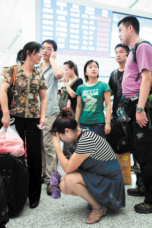 台风来袭武广高铁限速晚点 长沙飞三亚航班几