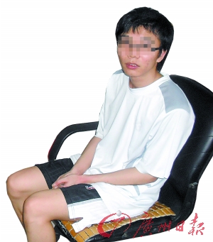 大学生退学办色情网站被抓 租境外域名欲扩规