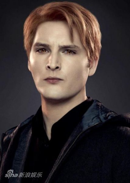 《暮色4:破晓下》再曝贝拉吸血鬼形象(组图)