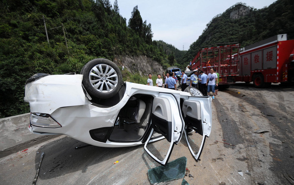 贵州凯里发生严重车祸
