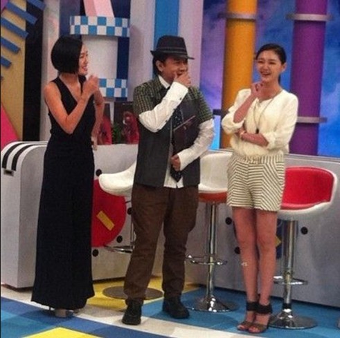 韩庚做客《康熙来了》遭小S揩油