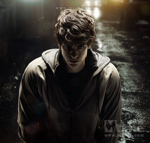 [视频]2012年8月观影指南:听风者领军国片蜘蛛