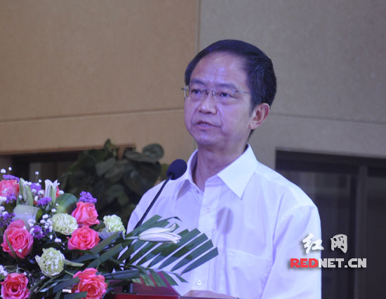 湖南省委常委、省纪委书记黄建国致开幕辞。