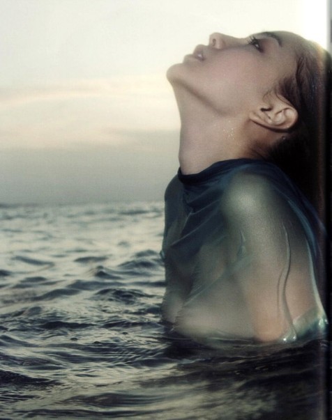 [<em>视频</em>]Angelababy<em>唯美</em>迷离<em>写真</em>花儿说_红网视