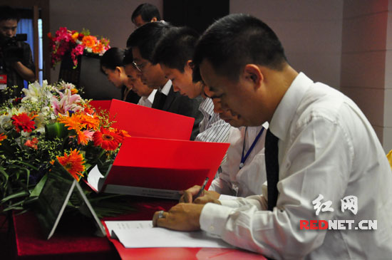 现场签约的企业中有7家是外省企业。