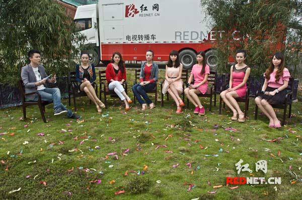 <em>2012</em>中国靖州杨梅姑娘七强做客红人堂_红网