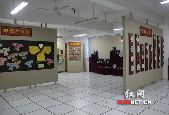 沙马王堆中学展出汉风古韵特色的学生美术作