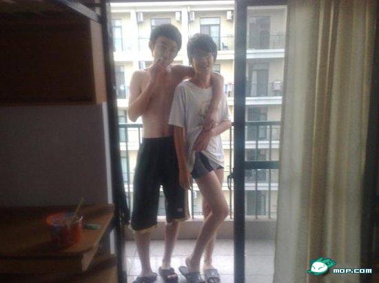寂寞<em>女大学生</em>出租房情侣图片电影图片,上海圆