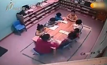 [视频]5岁女童十分钟内被老师打几十耳光