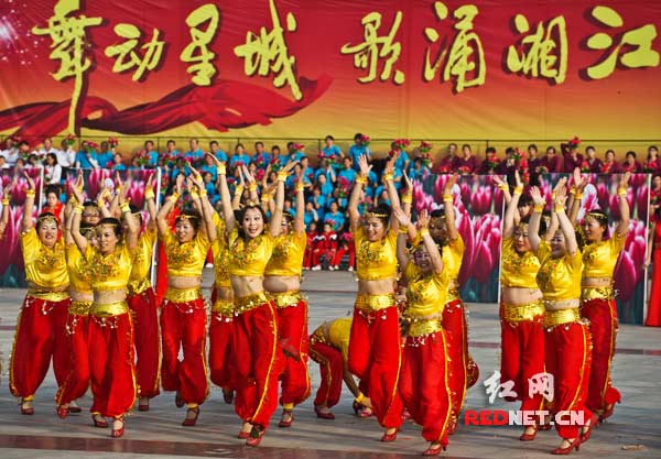 一个个优秀舞蹈节目展现长沙市民良好的精神风貌。