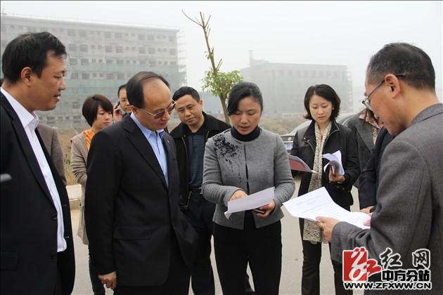 汤惠芳 陈顺平)10月31日,中方县委书记张霞在县领导向华,肖晖,袁文明