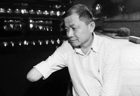 宁波独臂校长图片