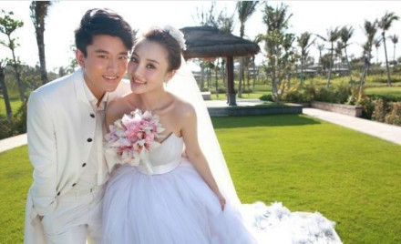 李小璐分享孕照 和贾乃亮为<em>女儿做</em>玩具_娱乐频