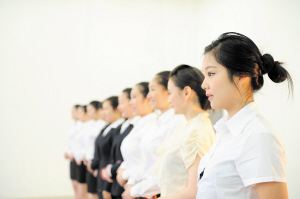 海航在<em>湖南</em>海选<em>空乘</em>人员 笑得甜比长得美重要