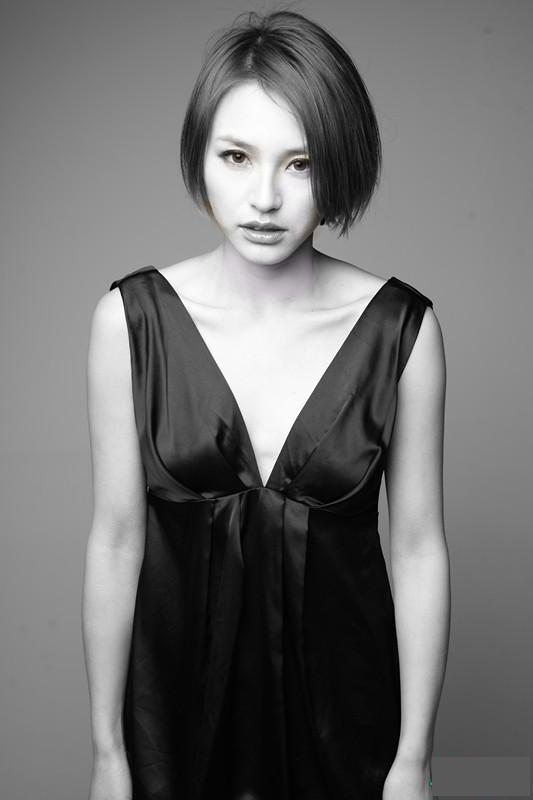 性感女郎岳辛写真_美女图片_爱图片_www.aitupian.com