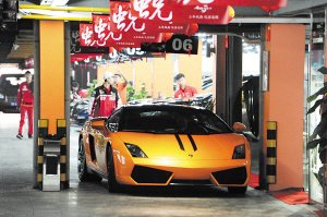 长沙天价洗车一次160元 30万元以下车<em>进不</em>了